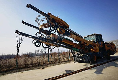 鑿巖臺車使用和維護(hù)